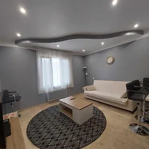 Appartement Avec Terrasse, Tarascon